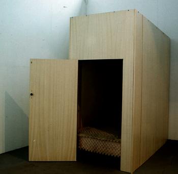 cabine_bienal_cama (10K)